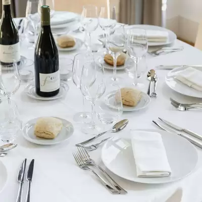 Table Cloth Circular 68" 6 Pack